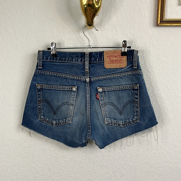 Levi's 507 Denim Cut Off Jean Shorts - Picture 4 of 7